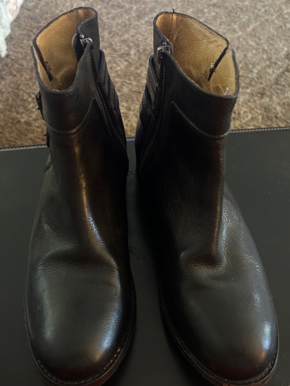 Woman's FRYE double buckle / Zip Short Black Leather boot Sz 8